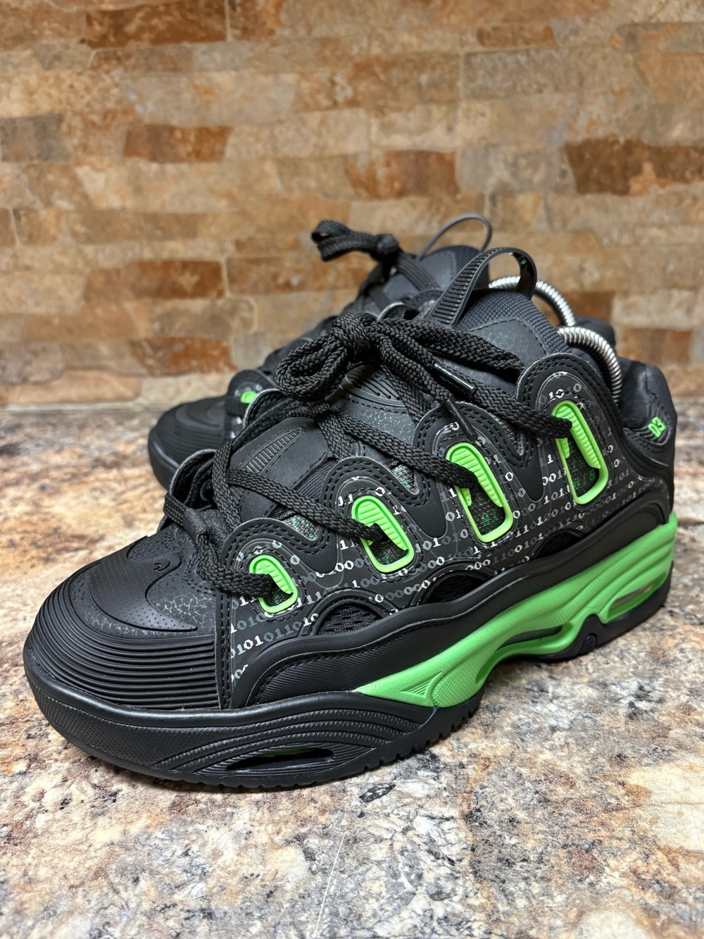 Osiris D3 2001 "Matrix" Black / Green / Binary Code Size 8